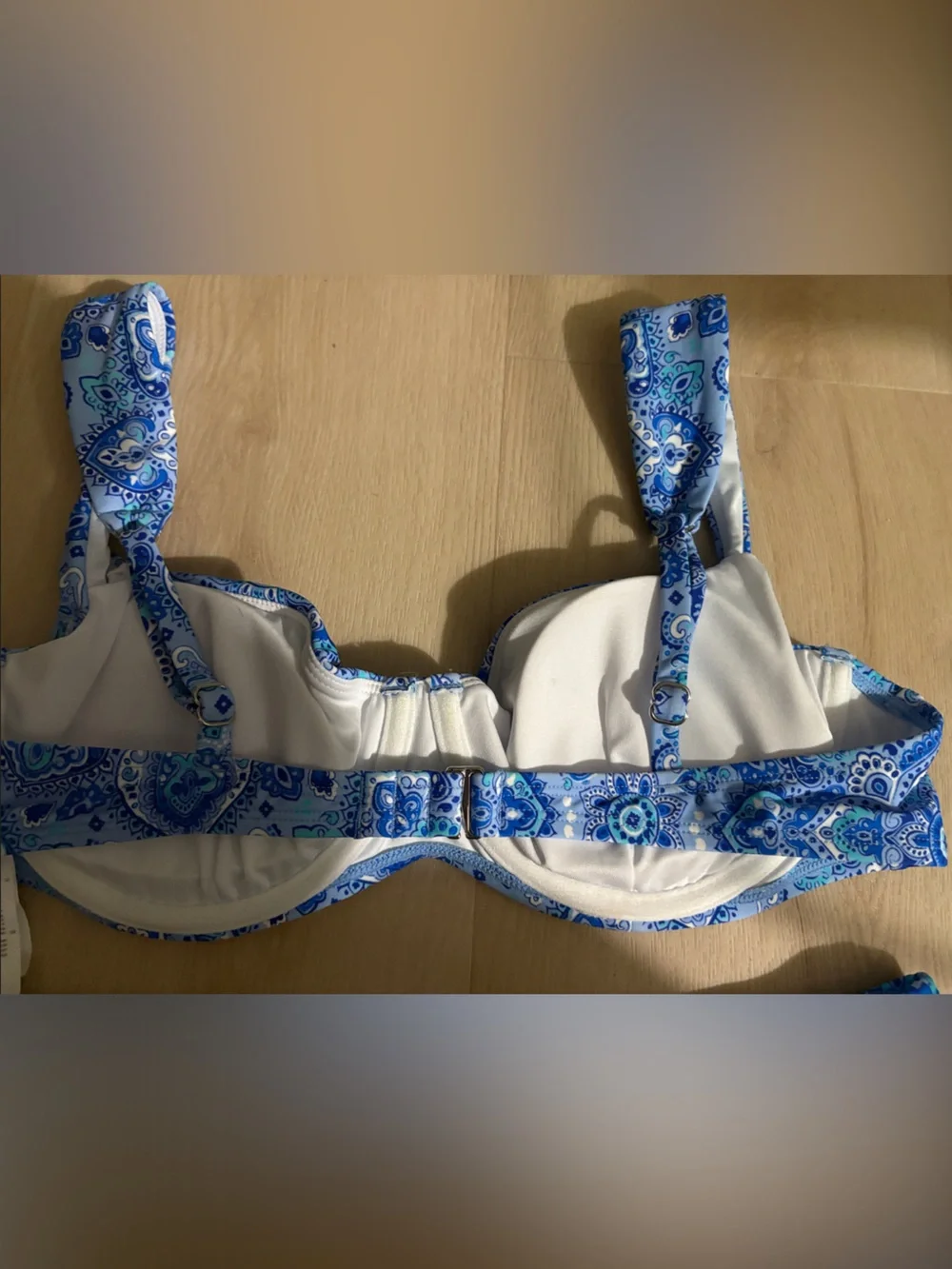 Cupshe Bright Blue Paisley Bikini Set - Picture 11 of 12